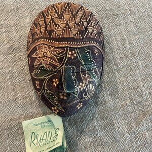 Ryan’s Group Handcrafted & Hand Painted Wood Wall Hanging 4.5" x 3.5" New!